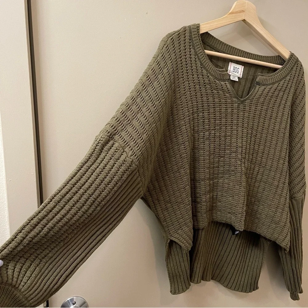 BDG Urban Outfitters Allie Notch Neck Pullover Sweater Olive green Size small